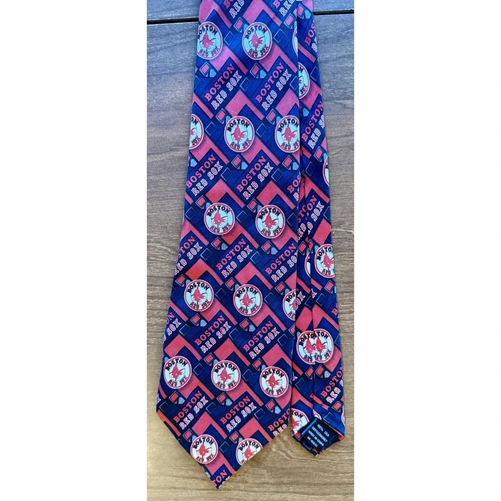100% Silk Boston Red Sox Tie Excellent Condition‎ Red Blue Logo Baseball